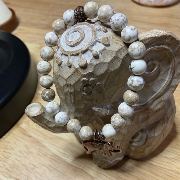 Rustic White Howlite with Copper Spacer and Elephant Charm - Picture 6 of 7